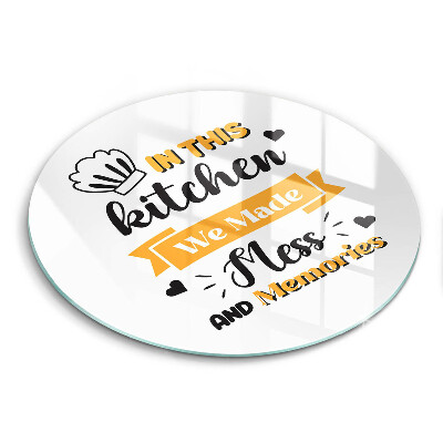 Steklena podloga za rezanje V tej kuhinji smo delali nered in spomine