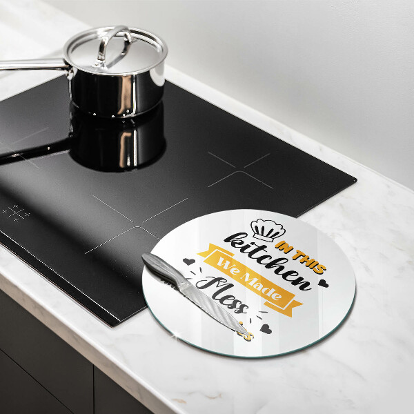 Steklena podloga za rezanje V tej kuhinji smo delali nered in spomine