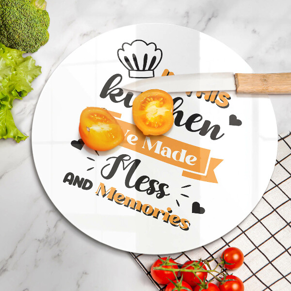 Steklena podloga za rezanje V tej kuhinji smo delali nered in spomine