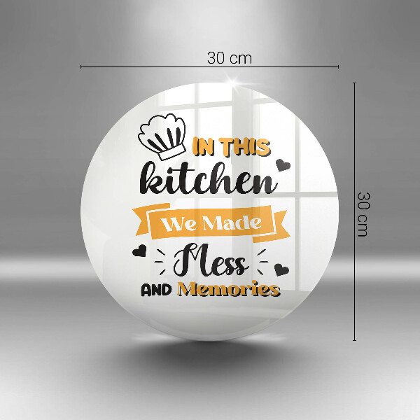 Steklena podloga za rezanje V tej kuhinji smo delali nered in spomine