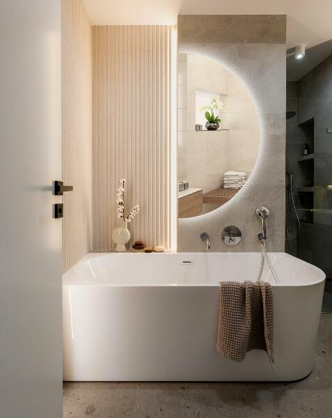 Polkrožno ogledalo z lučko 35x70 cm