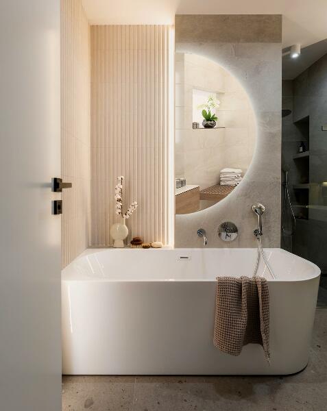 Polkrožno led ogledalo 45x90 cm