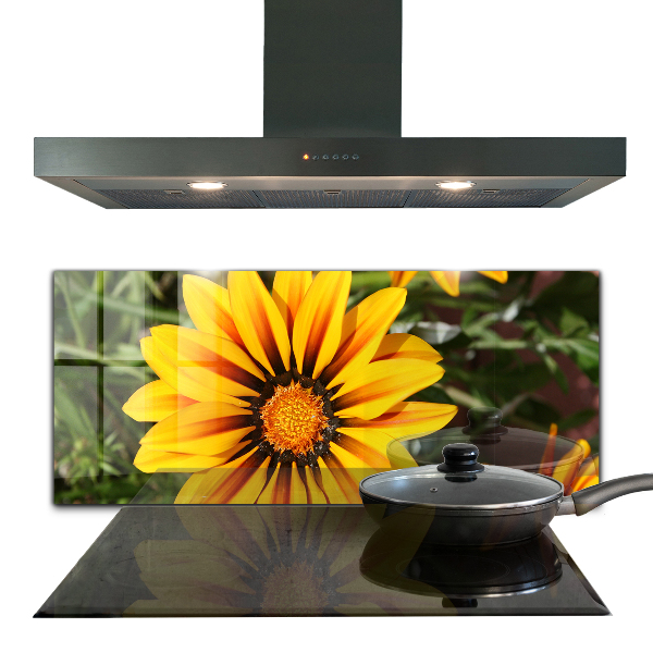 Zidna obloga za kuhinju Rumena roža na travniku